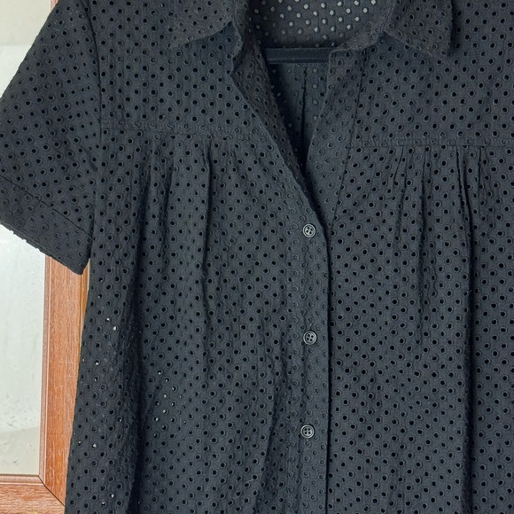THEORY NWT Eyelet Shama Button Front
Top in Black sz S - Picture 2 of 4